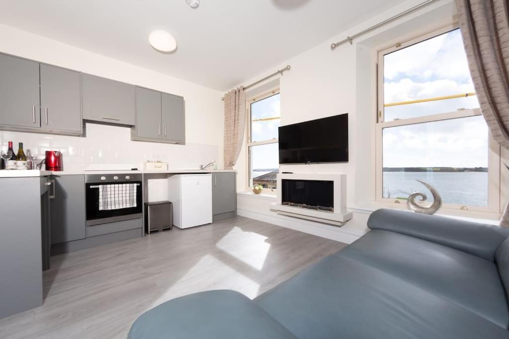 Unit 2 Island View Apartments With Stunning Harbour View Cobh Dış mekan fotoğraf